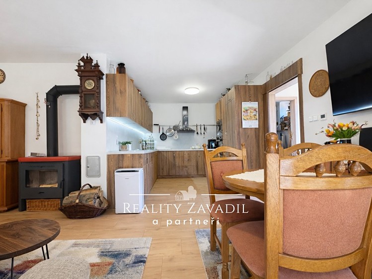 Prodej  rodinného domu 140 m², pozemek 1 084 m² - foto 4