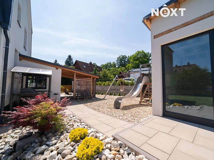 Prodej vily 274 m², pozemek 900 m² - foto 4