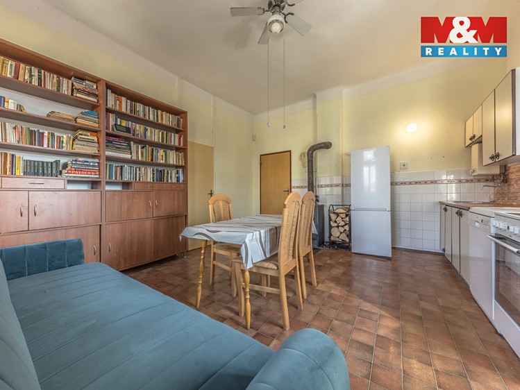 Prodej rodinného domu 180 m², pozemek 201 m² - foto 3