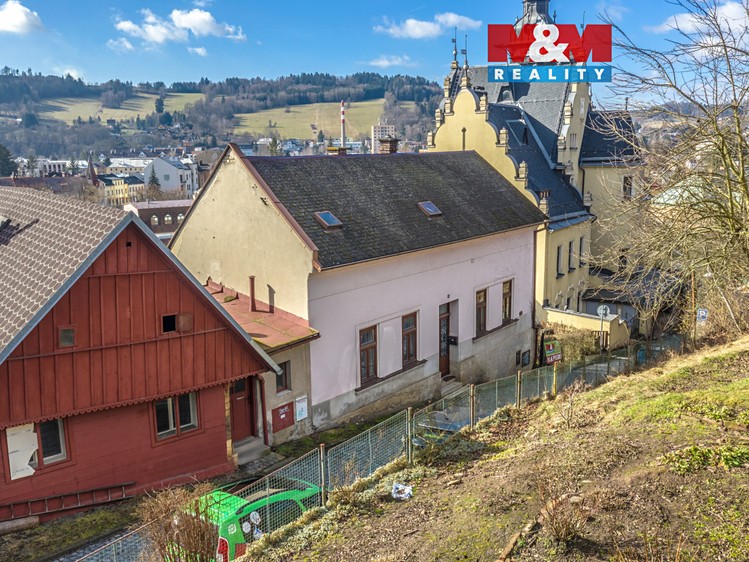 Prodej rodinného domu 180 m², pozemek 201 m² - foto 1
