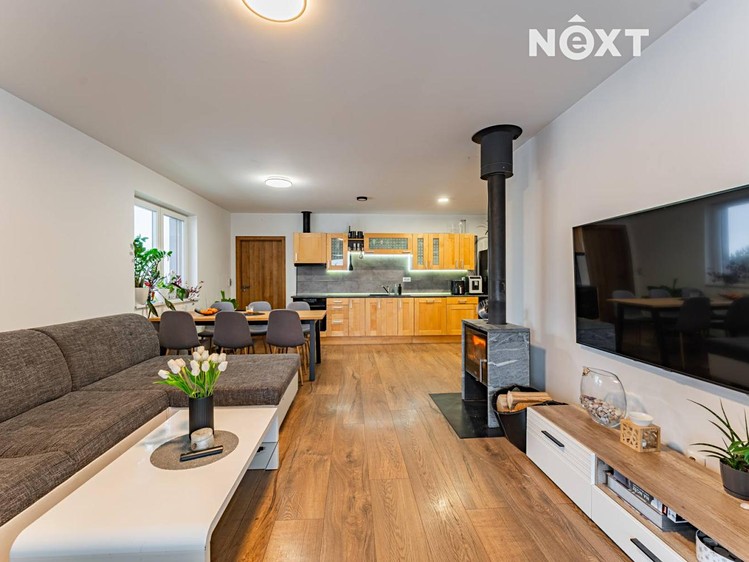 Prodej rodinného domu 110 m², pozemek 719 m² - foto 3