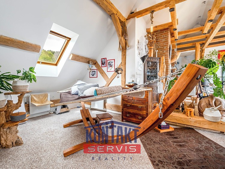 Prodej rodinného domu 549 m², pozemek 972 m² - foto 3