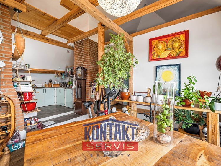 Prodej rodinného domu 549 m², pozemek 972 m² - foto 6