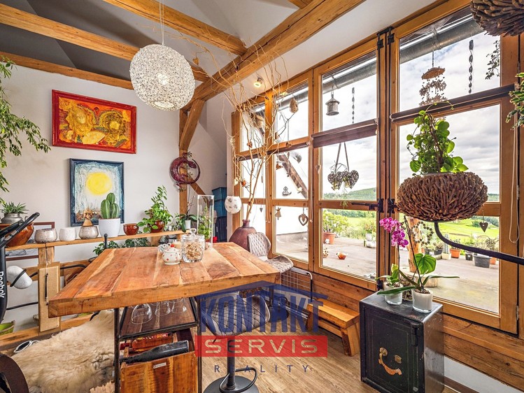 Prodej rodinného domu 549 m², pozemek 972 m² - foto 8