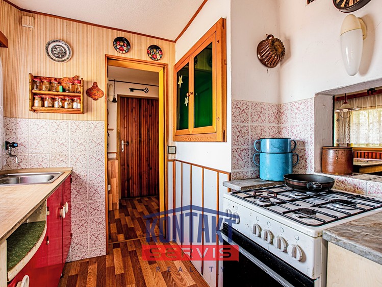 Prodej chaty 65 m², pozemek 1 m² - foto 4