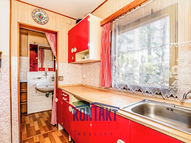 Prodej chaty 65 m², pozemek 1 m² - foto 3