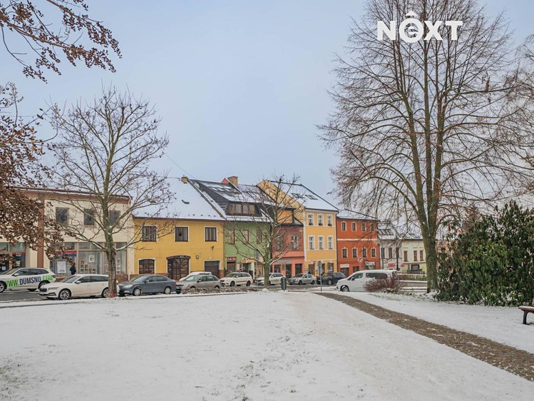 Prodej rodinného domu 277 m², pozemek 515 m² - foto 2