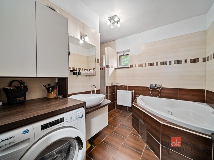 Prodej  rodinného domu 216 m², pozemek 1 129 m² - foto 3