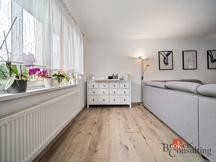 Prodej  rodinného domu 216 m², pozemek 1 129 m² - foto 7