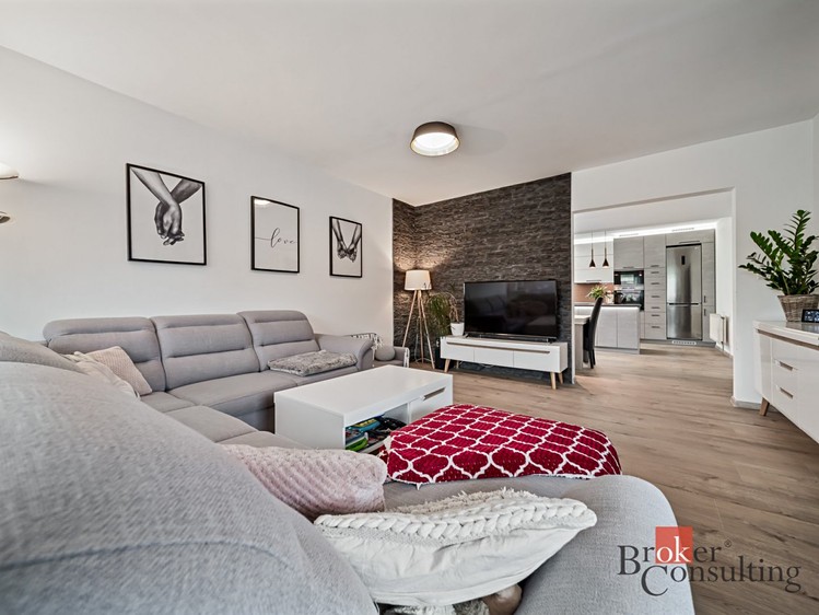 Prodej  rodinného domu 216 m², pozemek 1 129 m² - foto 6