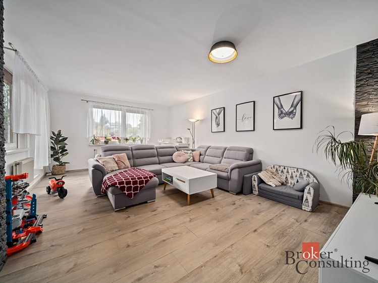 Prodej  rodinného domu 216 m², pozemek 1 129 m² - foto 5