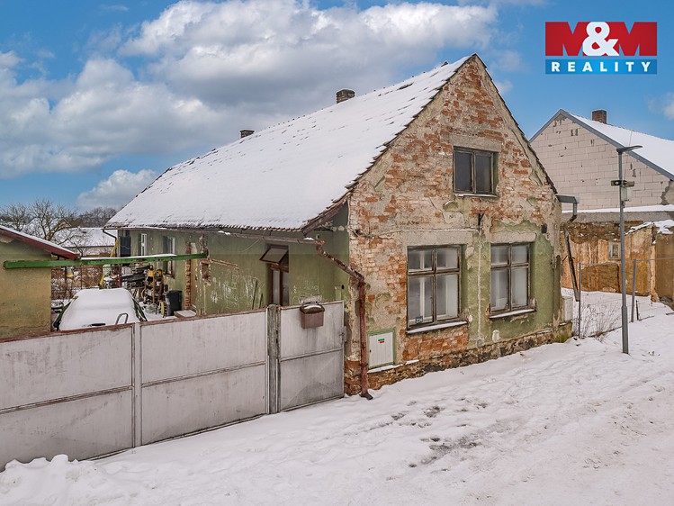Prodej rodinného domu 77 m², pozemek 853 m² - foto 2