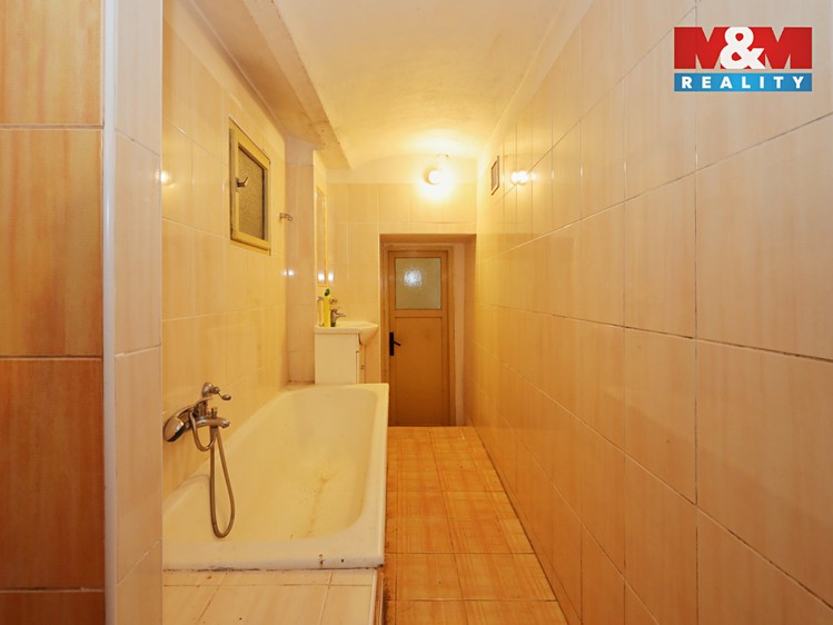 Prodej rodinného domu 145 m², pozemek 6 021 m² - foto 2