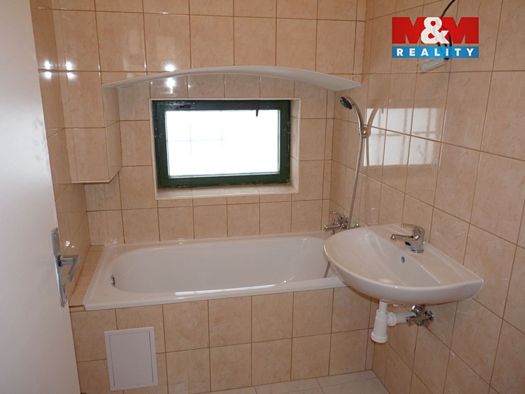 Prodej  rodinného domu 385 m², pozemek 287 m² - foto 4