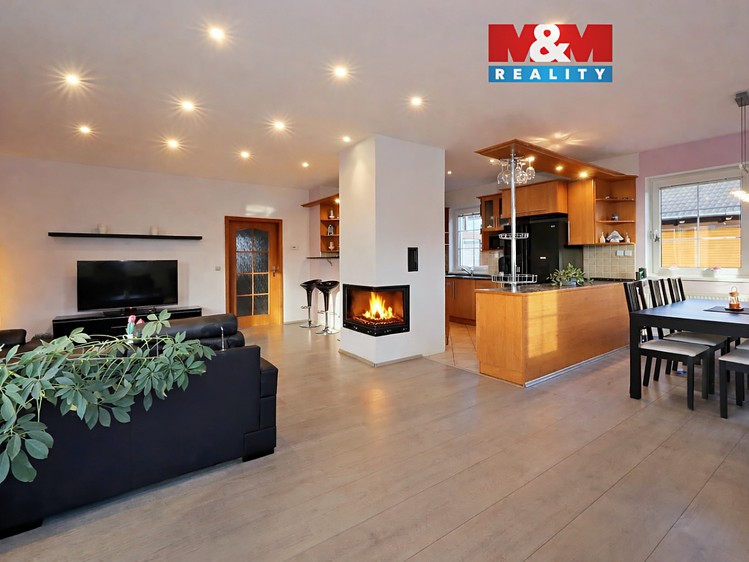 Prodej rodinného domu 165 m², pozemek 1 313 m² - foto 1