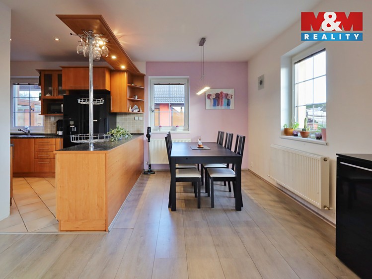 Prodej rodinného domu 165 m², pozemek 1 313 m² - foto 5