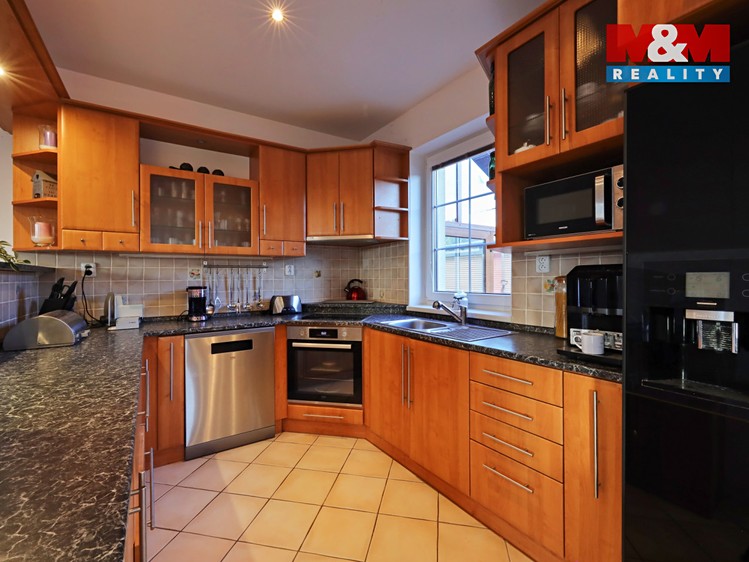 Prodej rodinného domu 165 m², pozemek 1 313 m² - foto 6