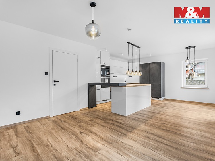 Prodej  rodinného domu 151 m², pozemek 775 m² - foto 4