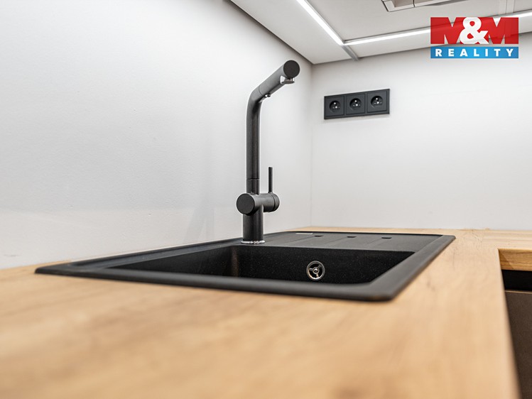 Prodej  rodinného domu 151 m², pozemek 775 m² - foto 7