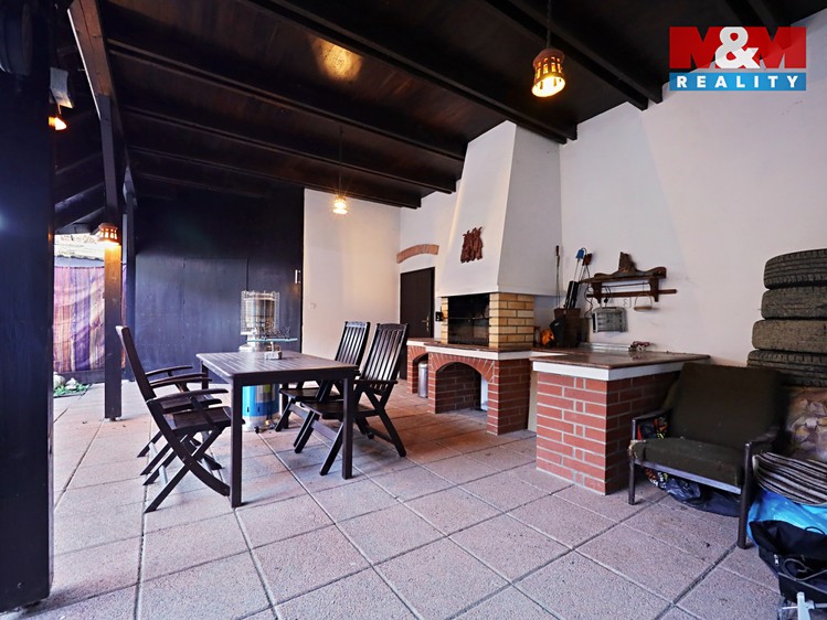 Prodej rodinného domu 240 m², pozemek 612 m² - foto 4