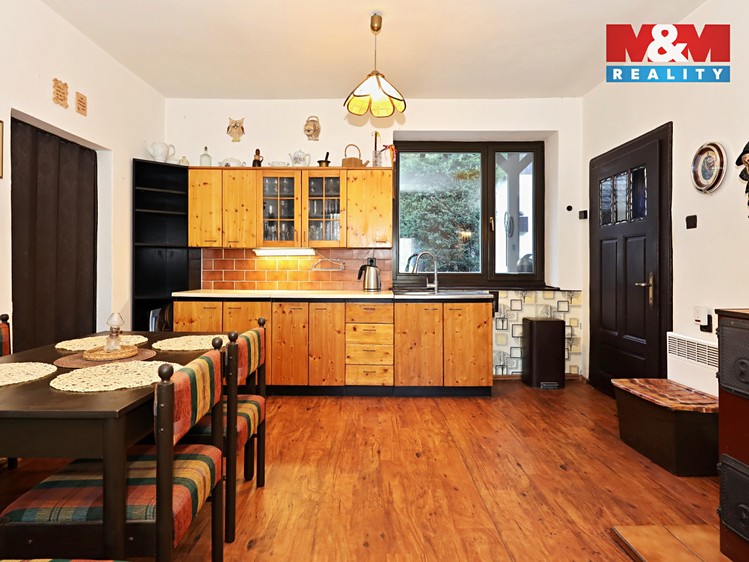 Prodej rodinného domu 240 m², pozemek 612 m² - foto 6
