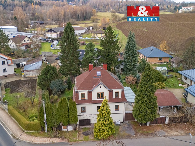 Prodej rodinného domu 290 m², pozemek 888 m² - foto 1