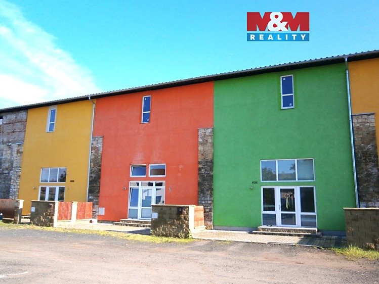 Prodej rodinného domu 218 m², pozemek 279 m² - foto 1