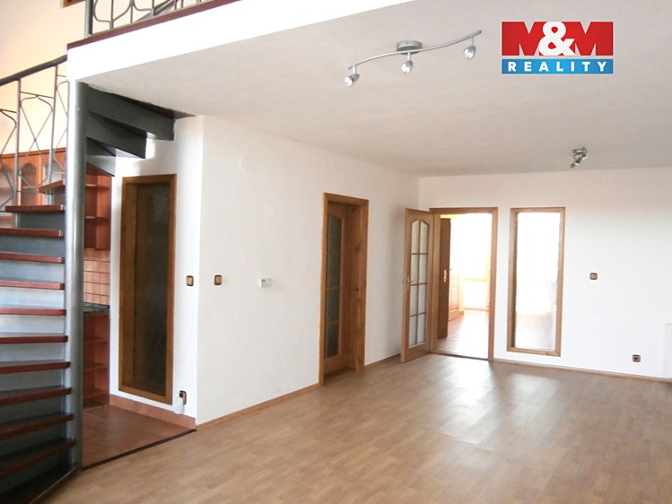 Prodej rodinného domu 218 m², pozemek 279 m² - foto 4