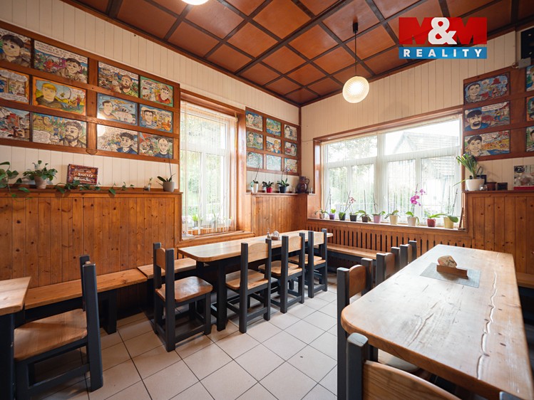 Prodej rodinného domu 640 m², pozemek 627 m² - foto 2