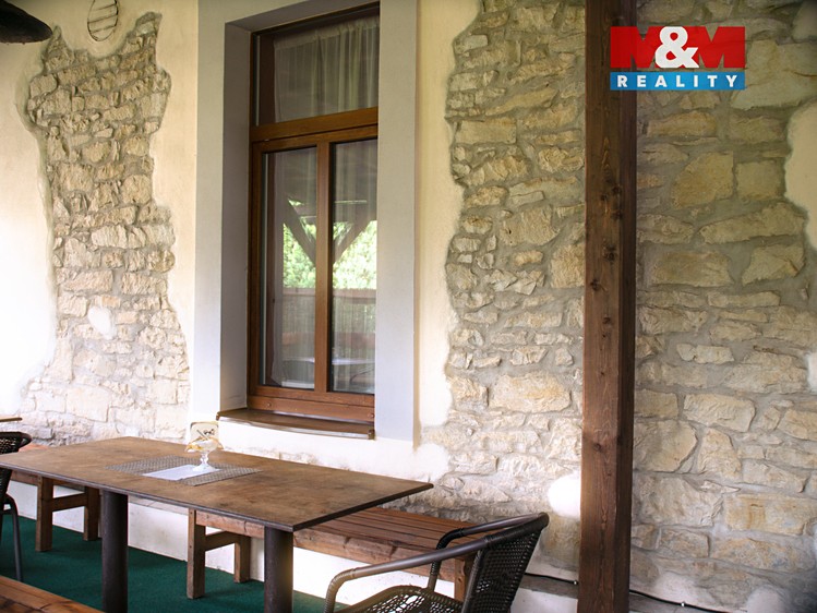 Prodej rodinného domu 640 m², pozemek 627 m² - foto 4