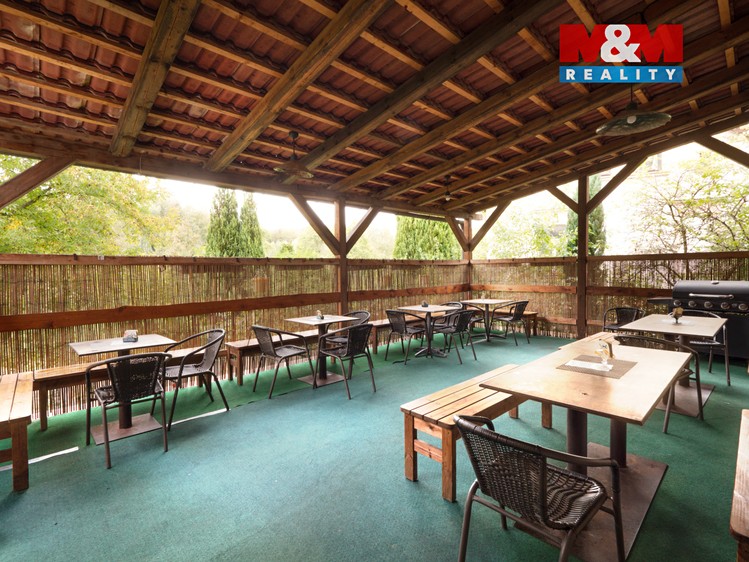 Prodej rodinného domu 640 m², pozemek 627 m² - foto 3