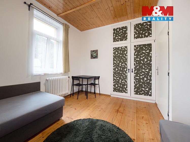 Prodej rodinného domu 640 m², pozemek 627 m² - foto 8