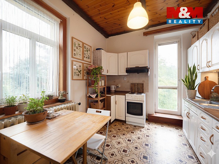 Prodej rodinného domu 640 m², pozemek 627 m² - foto 6