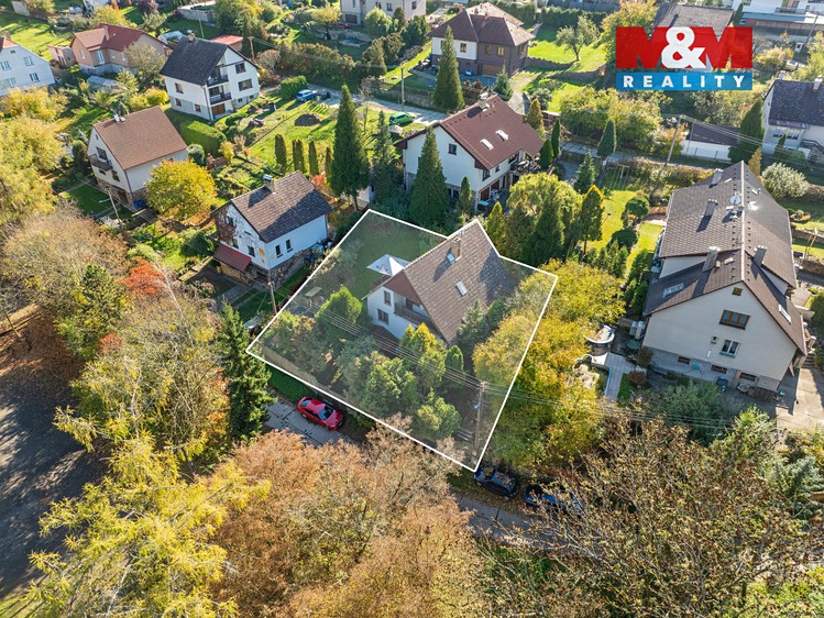 Prodej rodinného domu 197 m², pozemek 592 m² - foto 3