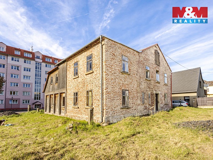 Prodej  rodinného domu 200 m², pozemek 1 221 m² - foto 3