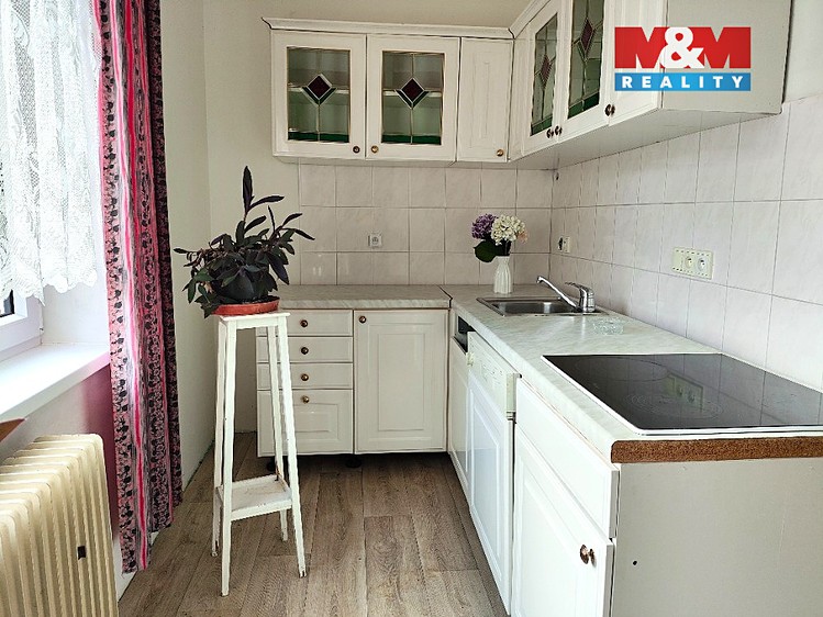 Prodej rodinného domu 274 m², pozemek 3 381 m² - foto 8
