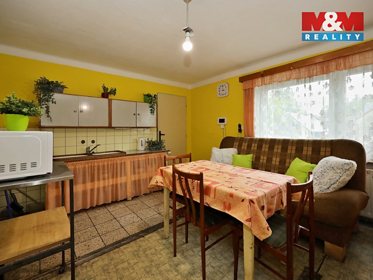 Prodej rodinného domu 142 m², pozemek 525 m² - foto 2