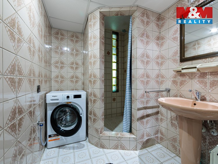 Prodej  rodinného domu 192 m², pozemek 948 m² - foto 7