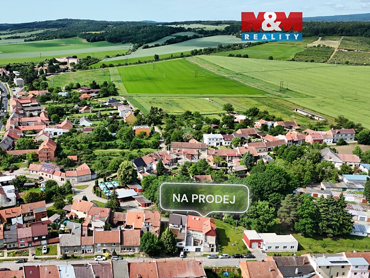 Prodej rodinného domu 162 m², pozemek 188 m² - foto 1