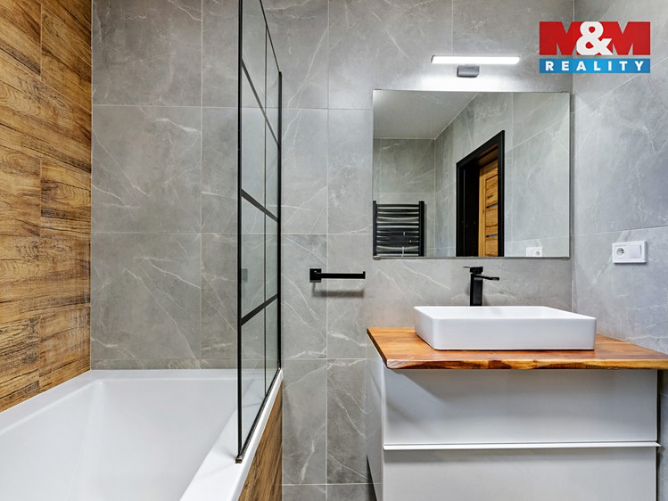 Prodej rodinného domu 122 m², pozemek 594 m² - foto 3