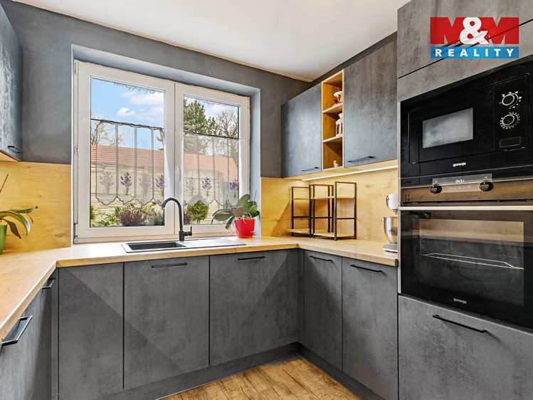 Prodej rodinného domu 122 m², pozemek 594 m² - foto 4