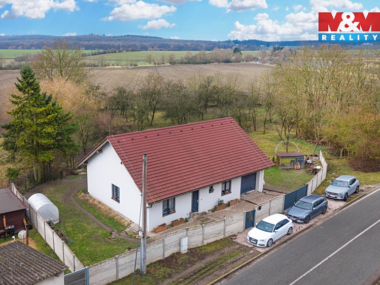 Prodej rodinného domu 122 m², pozemek 594 m² - foto 2