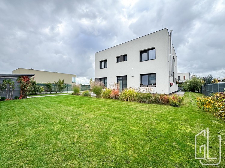 Prodej rodinného domu 260 m², pozemek 620 m² - foto 4