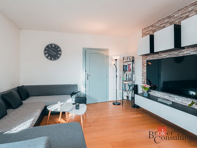 Prodej rodinného domu 146 m², pozemek 715 m² - foto 3