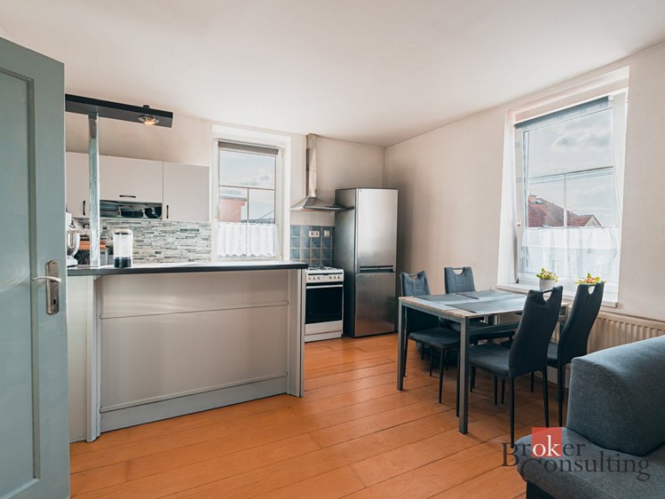 Prodej rodinného domu 146 m², pozemek 715 m² - foto 4