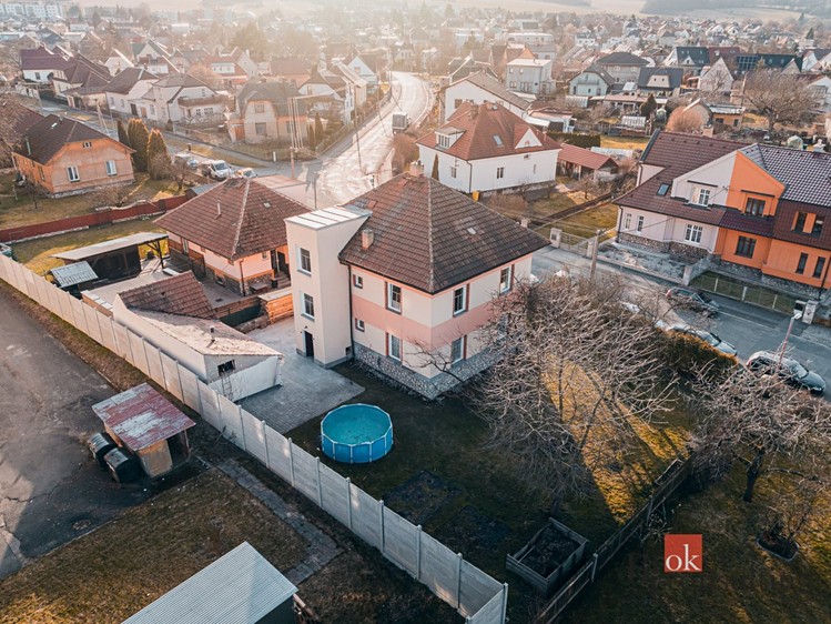 Prodej rodinného domu 146 m², pozemek 715 m² - foto 1
