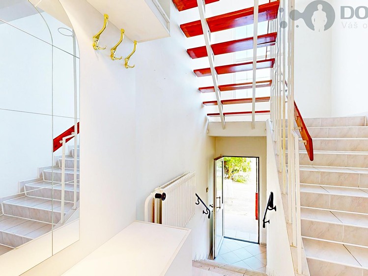 Prodej rodinného domu 196 m², pozemek 856 m² - foto 6