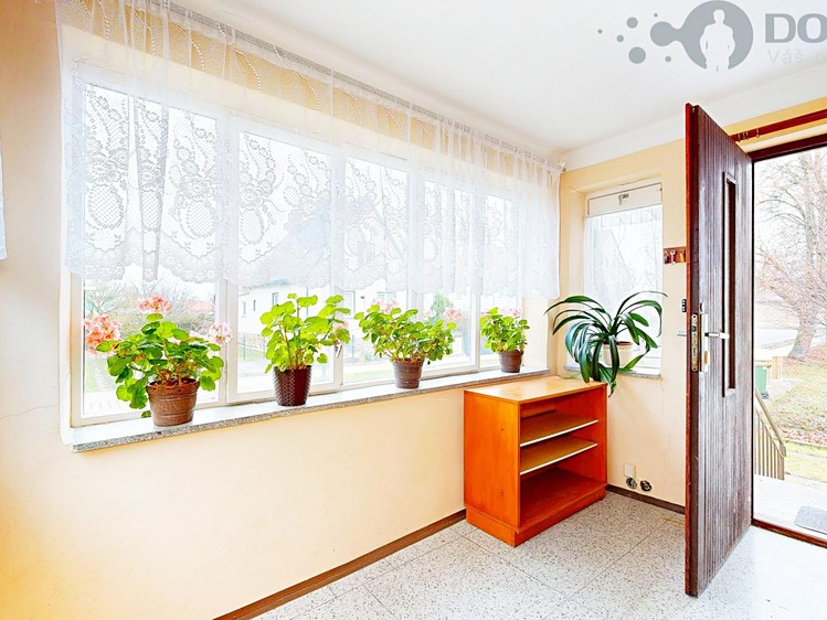 Prodej rodinného domu 142 m², pozemek 799 m² - foto 3