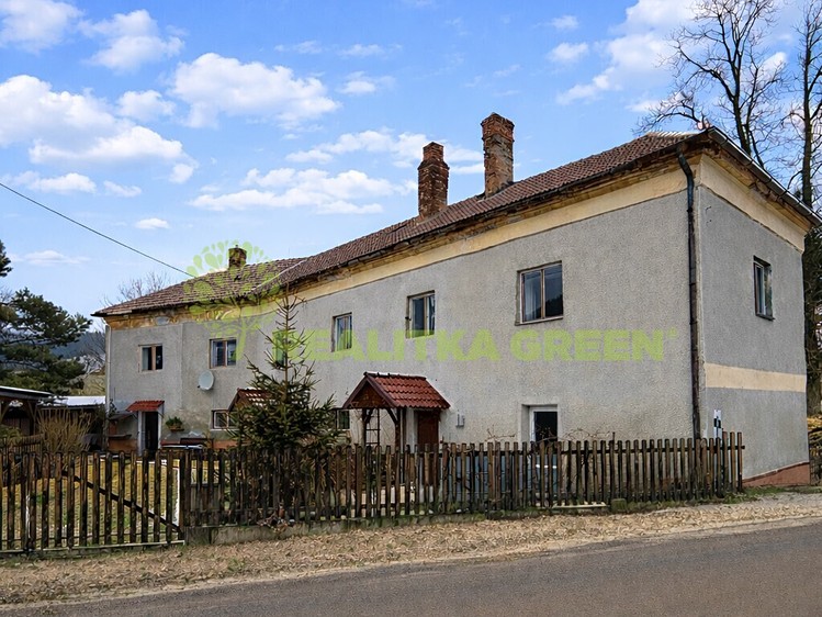 Prodej rodinného domu 470 m², pozemek 1 075 m² - foto 1