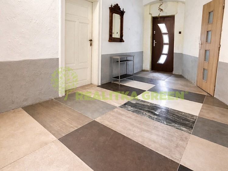 Prodej rodinného domu 470 m², pozemek 1 075 m² - foto 7